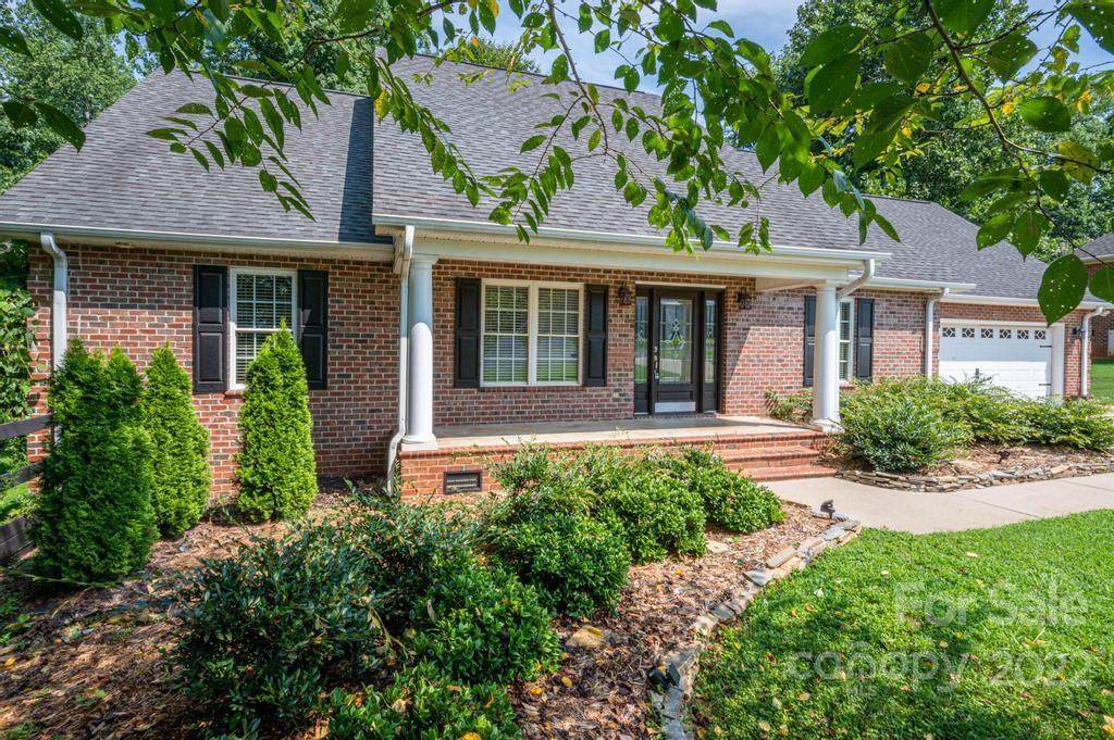 2899 Weatherfield Drive - Photo 1