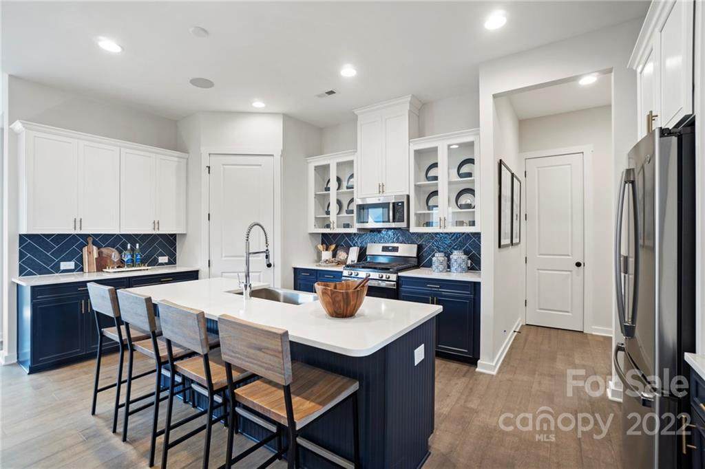 406 Northgate Boulevard - Photo 1