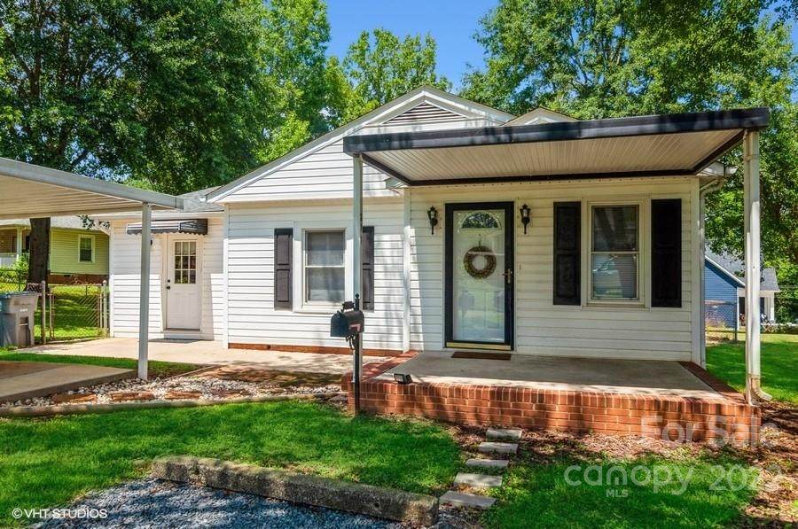 211 9th Street - Photo 1