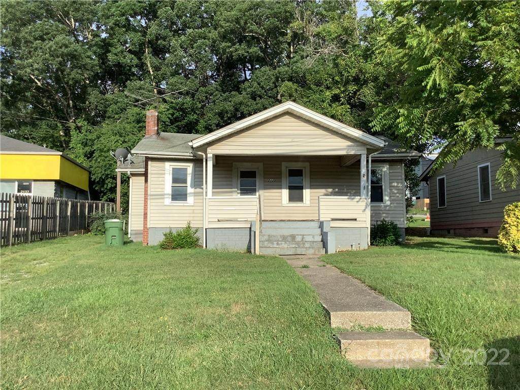2135 Hendersonville Road - Photo 1