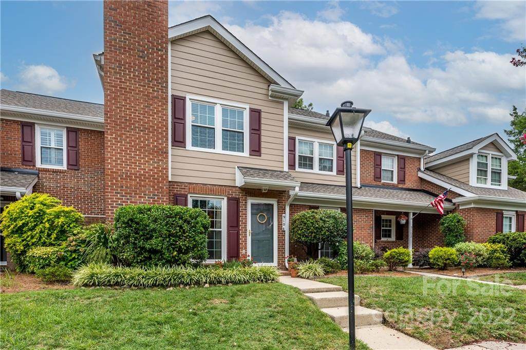 9104 Vicksburg Park Court - Photo 1