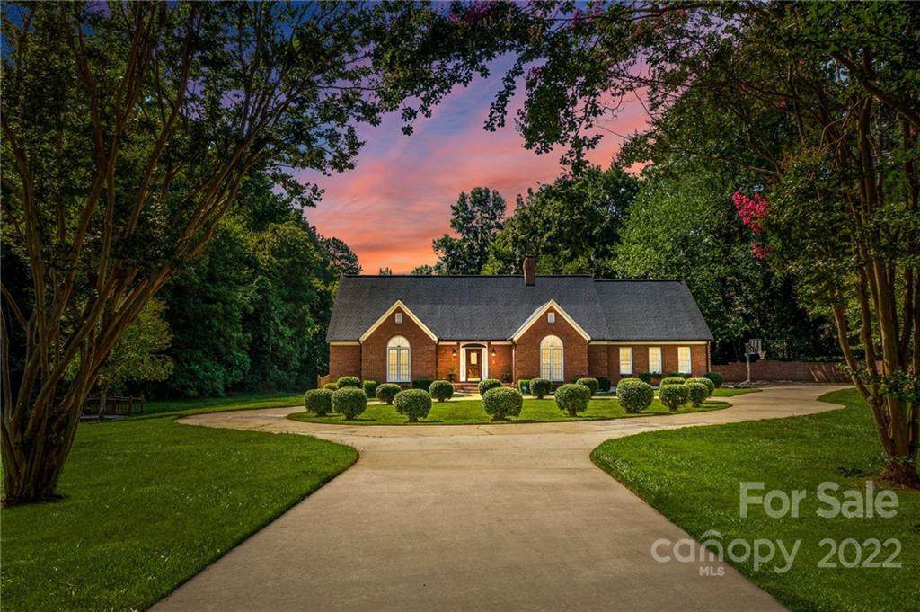 201 Rudolph Road - Photo 1