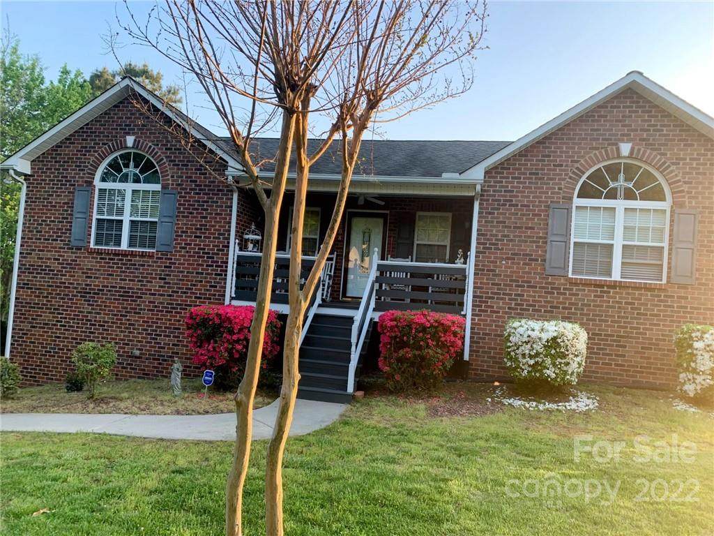 2308 Briarwood Street - Photo 1