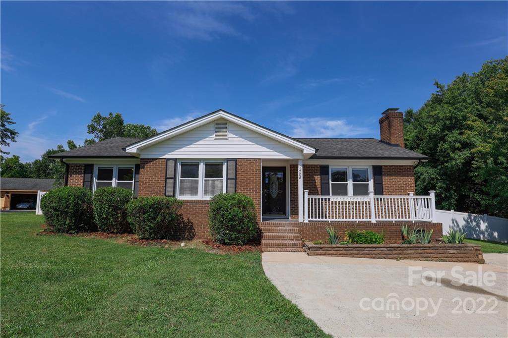 708 Springfield Drive - Photo 1
