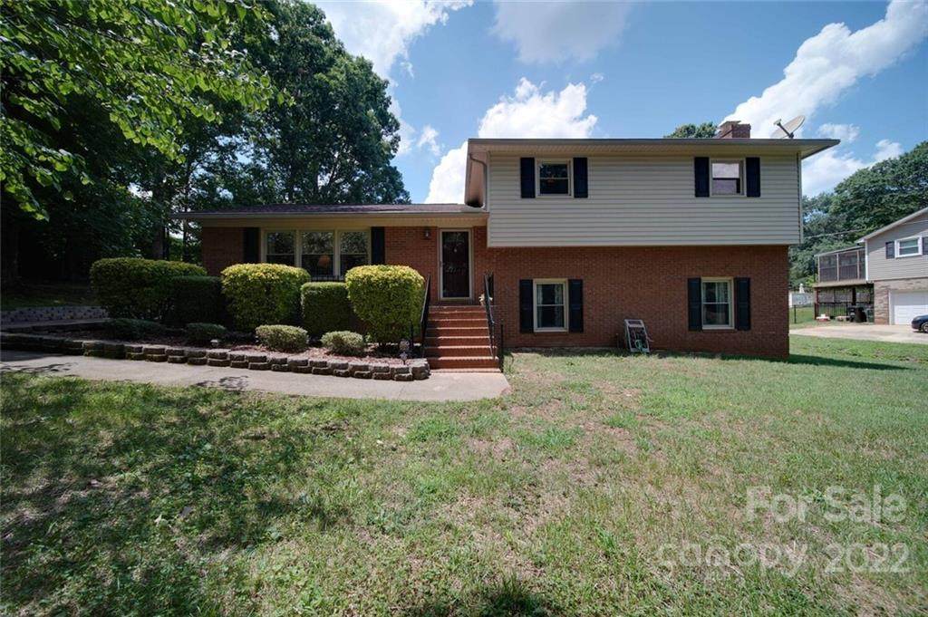 2214 Deerwood Place - Photo 1