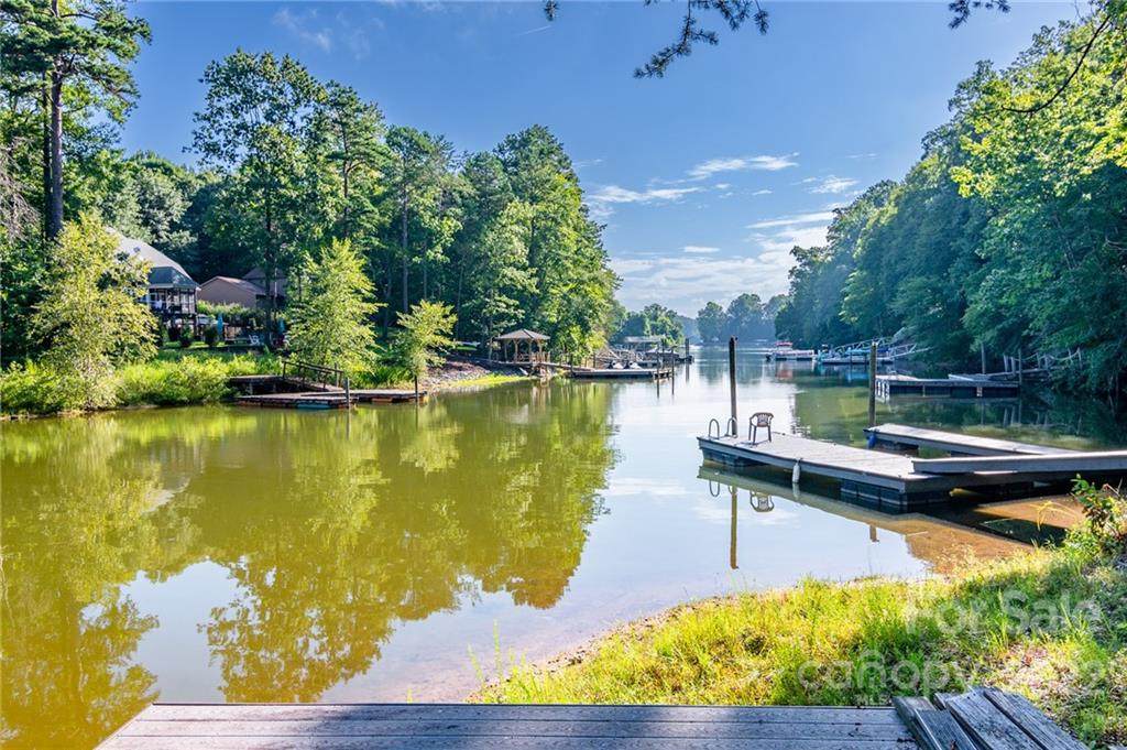 8054 Summit Ridge Drive - Photo 1