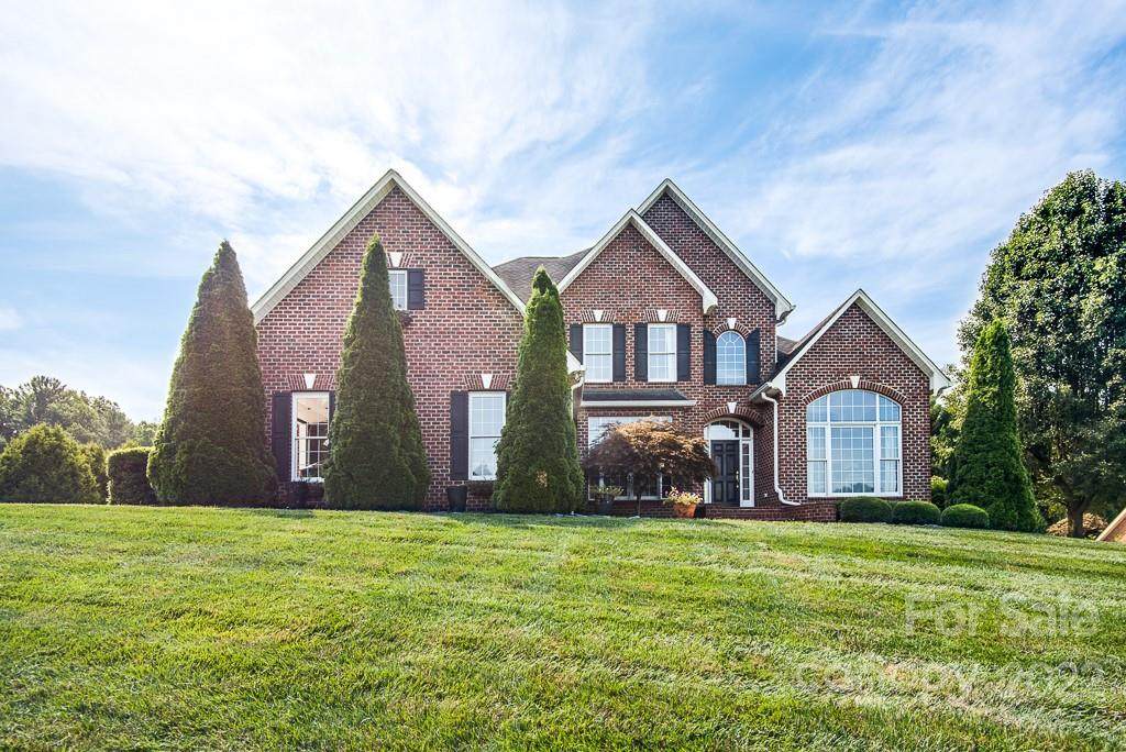 411 Woodridge Drive - Photo 1