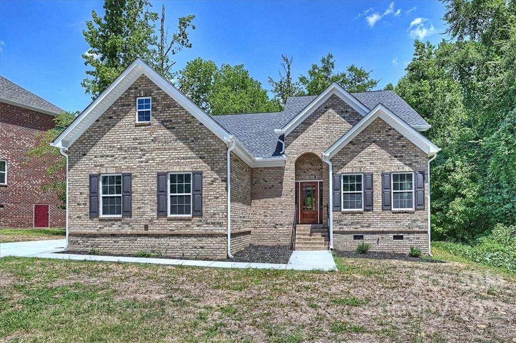 646 Grand Oak Drive - Photo 1