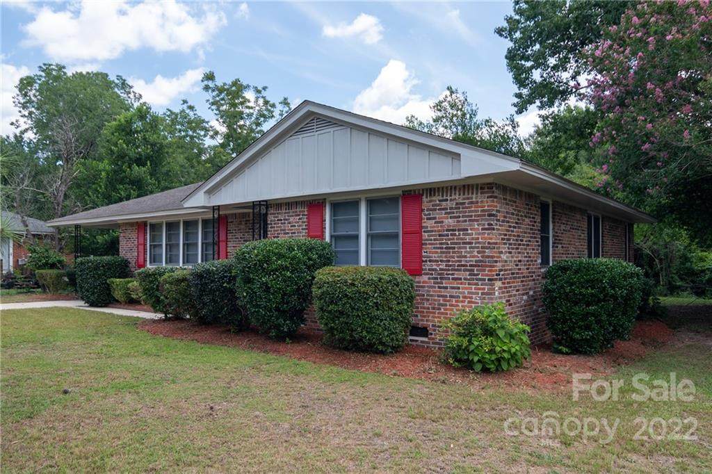 33 Briarwood Drive - Photo 1