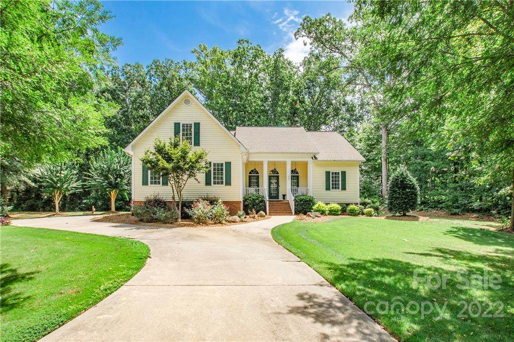 925 Norman Lane - Photo 1