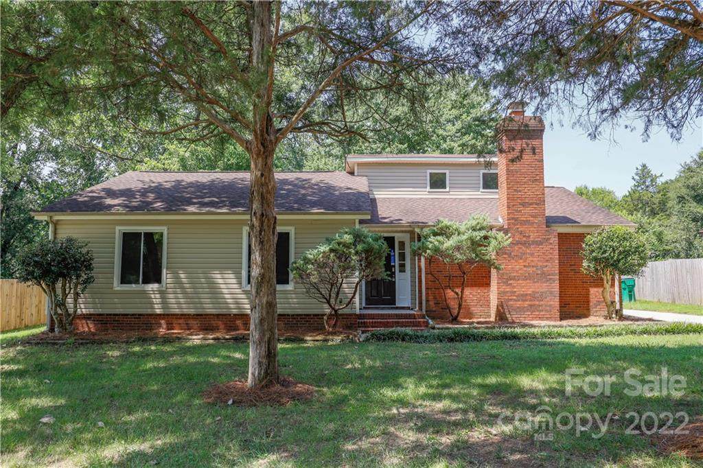 10501 Camelback Circle - Photo 1