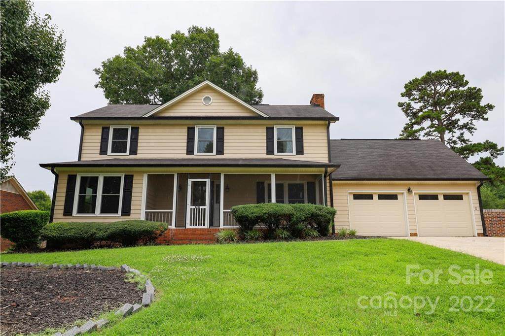 2221 Wynbourne Drive - Photo 1