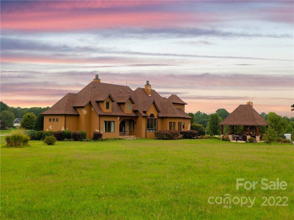 1034 Canter Court - Photo 1