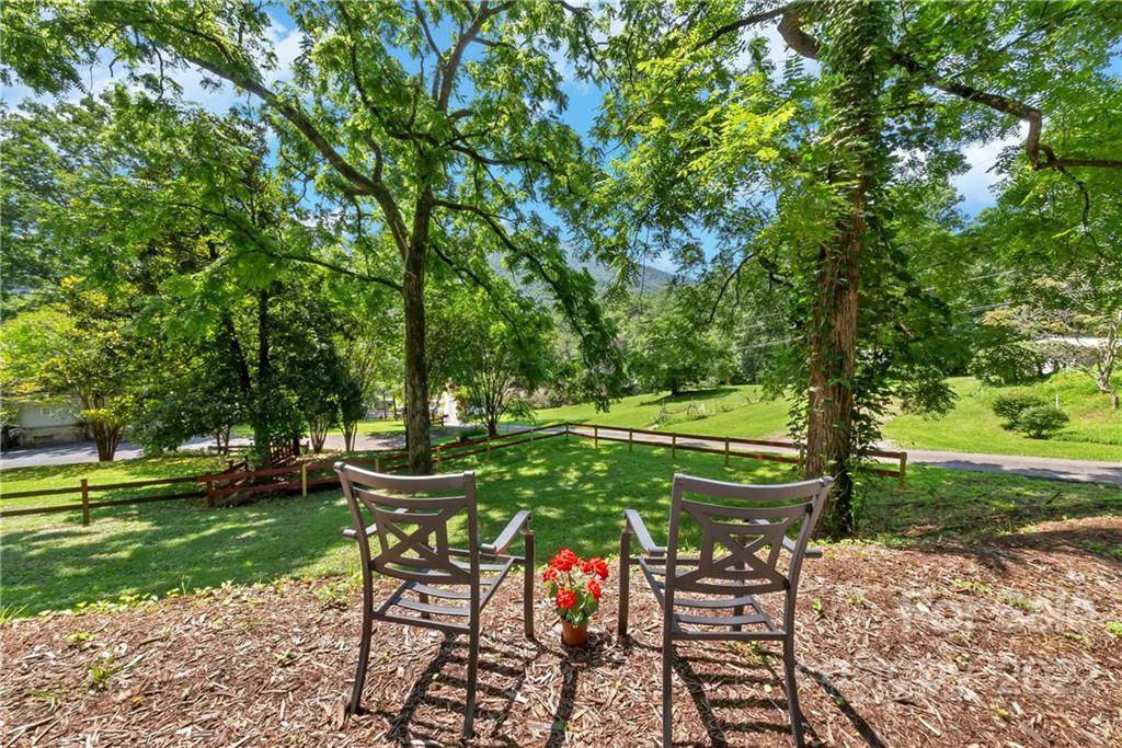 132 Seminole Drive - Photo 1