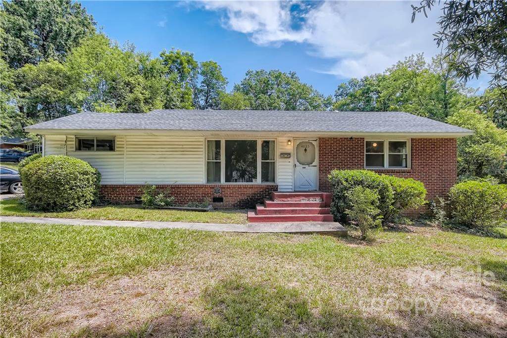 4885 Oglethorpe Place - Photo 1