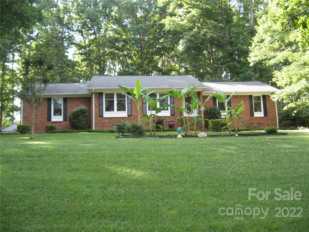 542 Kirby Lane - Photo 1