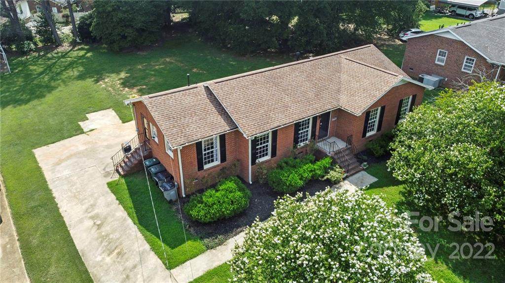 813 Lynhaven Drive - Photo 1