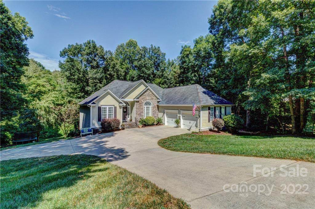 102 Tonya Court - Photo 1