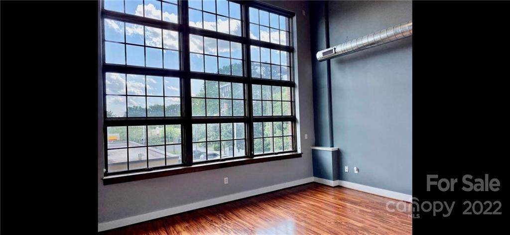 715 Graham Street - Photo 1