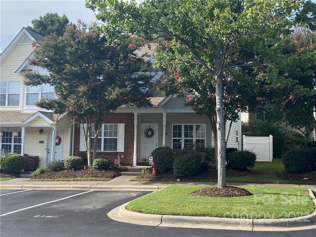 212 Primrose Walk - Photo 1