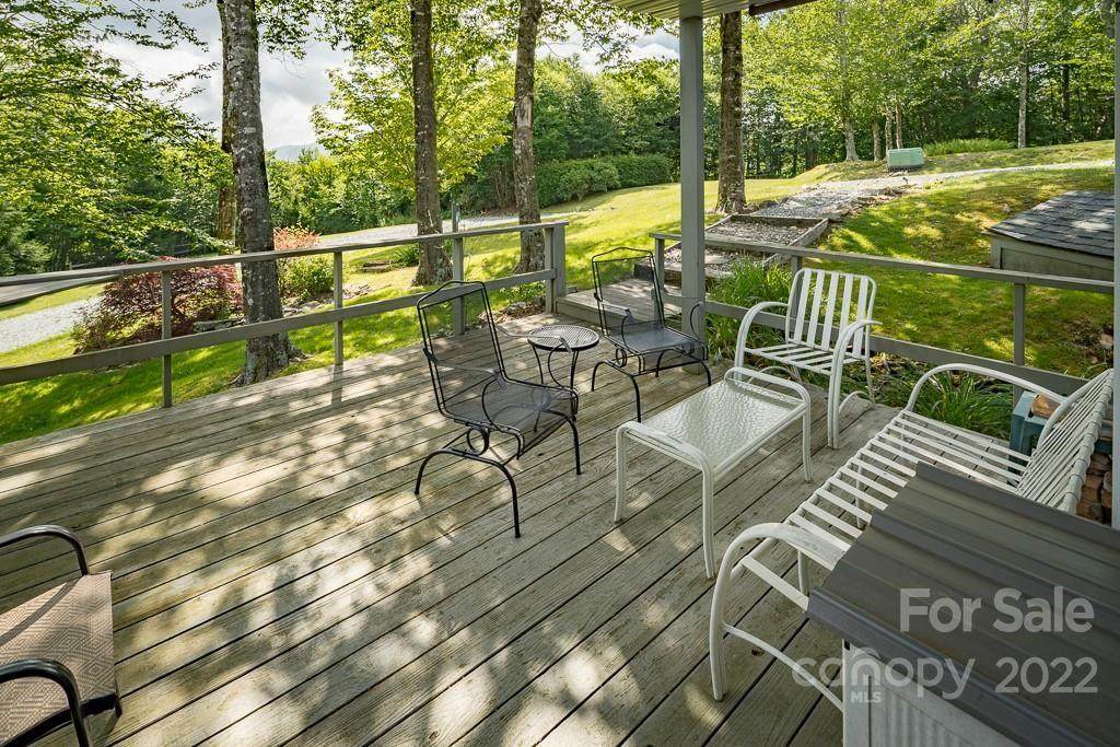395 Skyleaf Drive - Photo 1