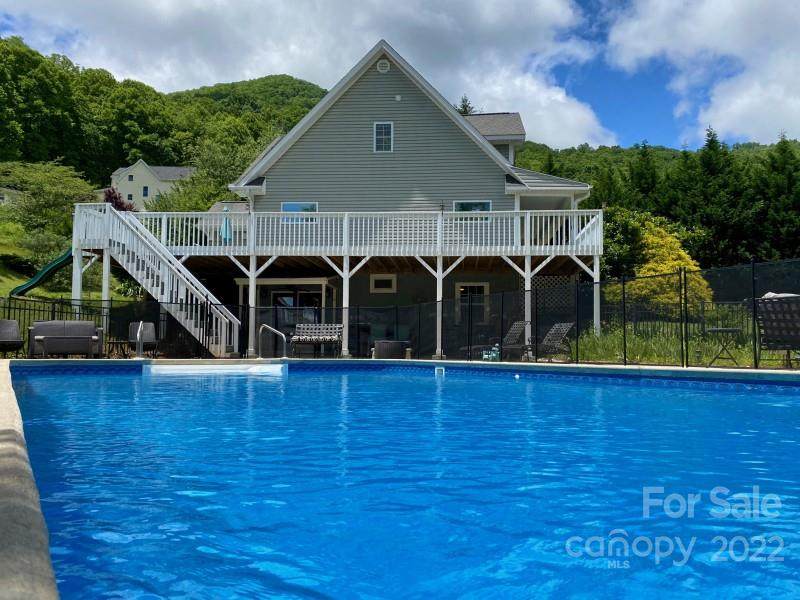 10 Apple Tree Way - Photo 1
