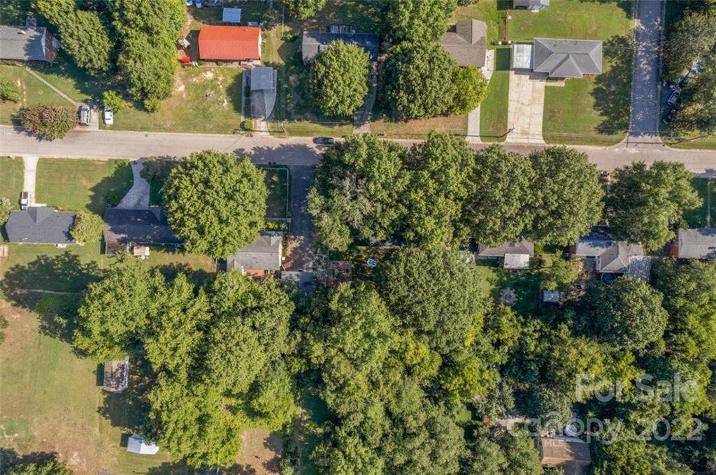 2208 Englewood Street - Photo 1