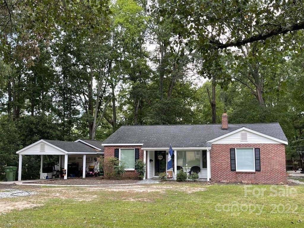 404 Edgewood Court - Photo 1