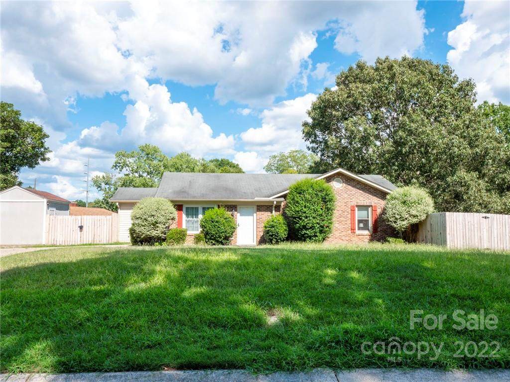 803 Crystal Lane - Photo 1