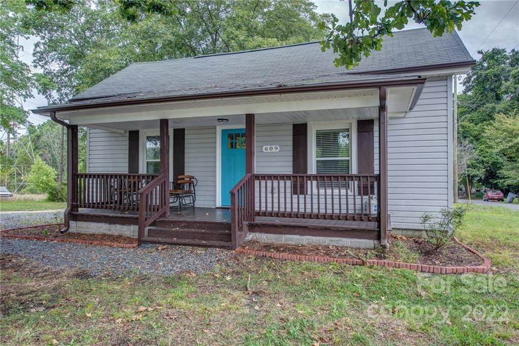 609 Old North Main Street - Photo 1