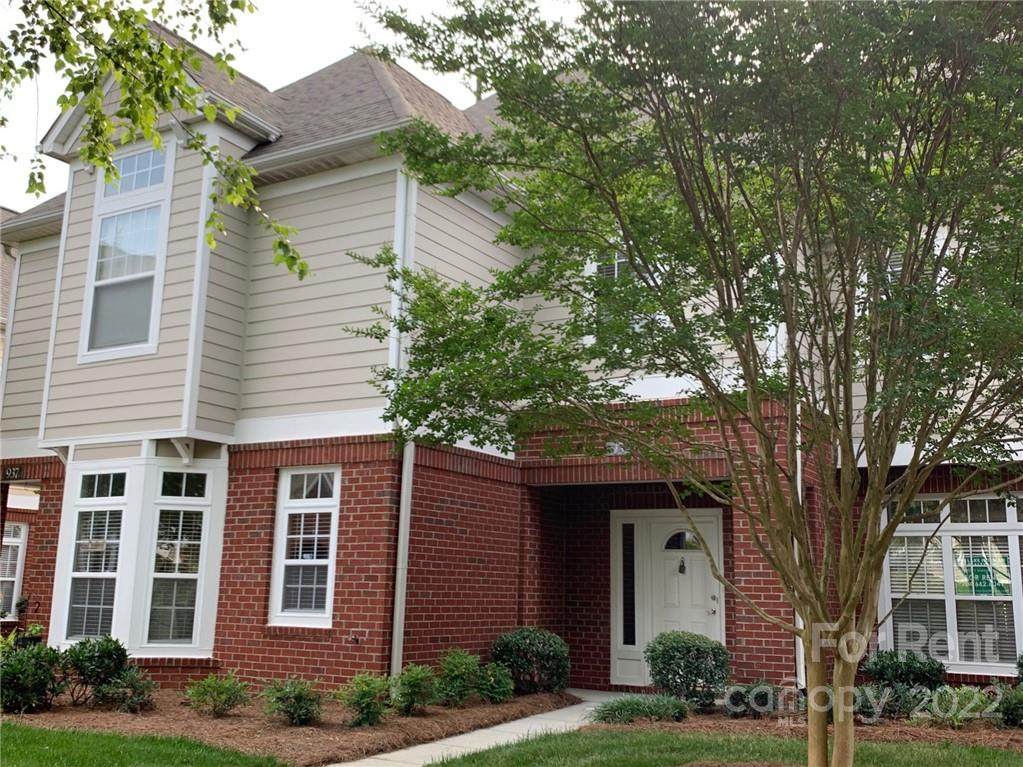 933 Central Park Circle - Photo 1