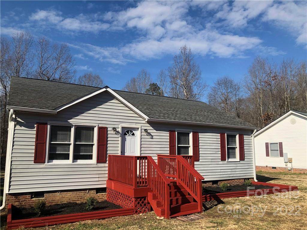 314 Pine Avenue - Photo 1
