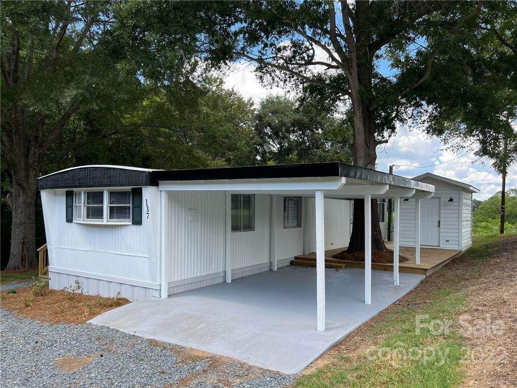 137 Lacawanna Street - Photo 1