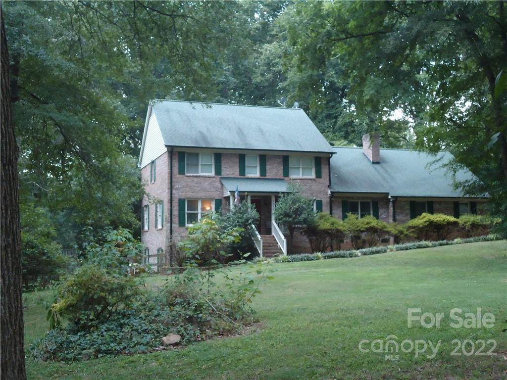 1015 Quail Circle - Photo 1