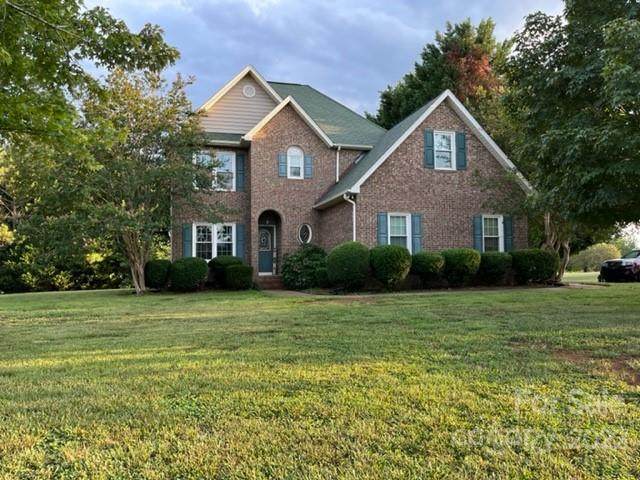 100 Southern Pine Drive - Photo 1