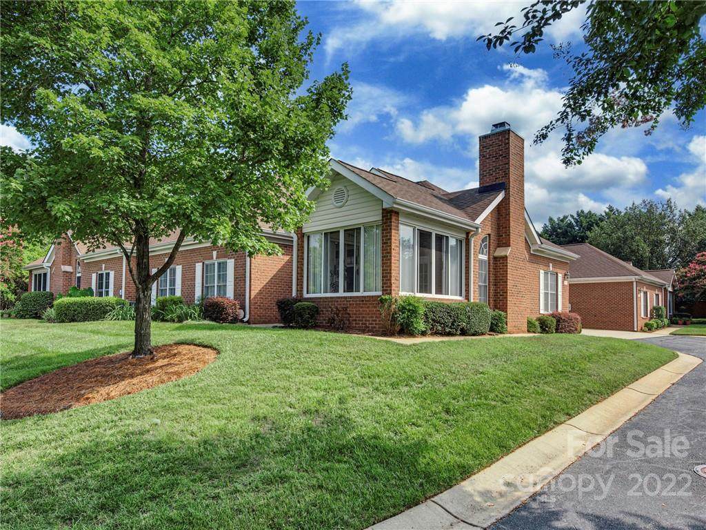 10921 Oakside Court - Photo 1
