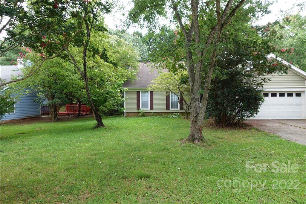 382 Queens Drive - Photo 1