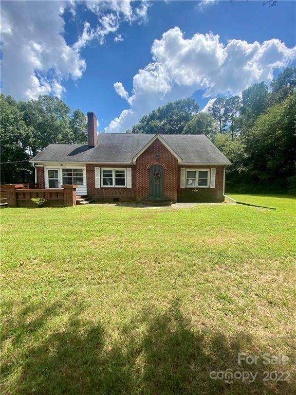 2401 Ozark Avenue - Photo 1