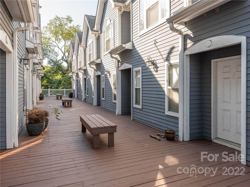 508 Graham Street - Photo 1