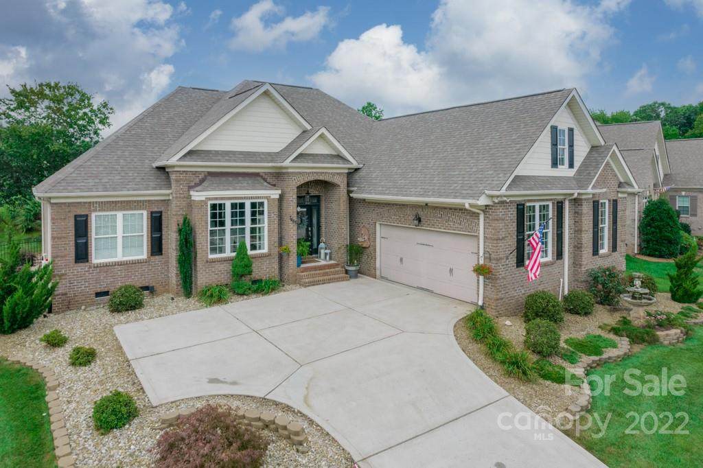 7468 Pine Glade Drive - Photo 1