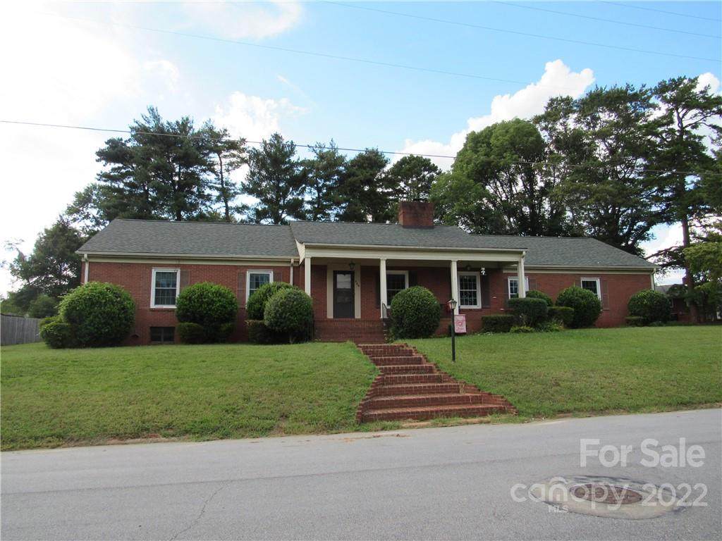 304 Sweetbriar Drive - Photo 1