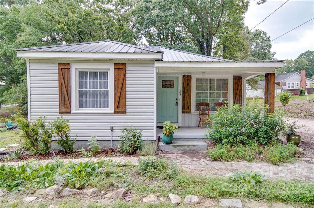 1109 Klondale Avenue - Photo 1
