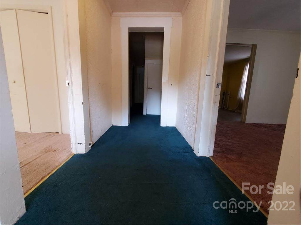 805 Cemetery Street - Photo 1