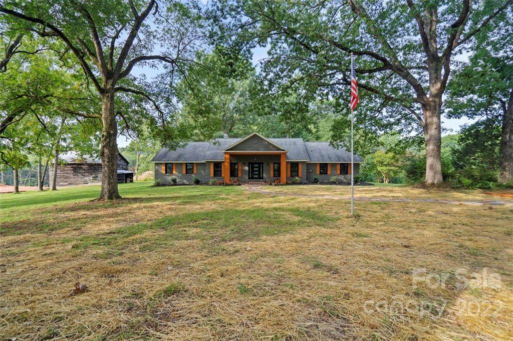 16037 Elm Street - Photo 1