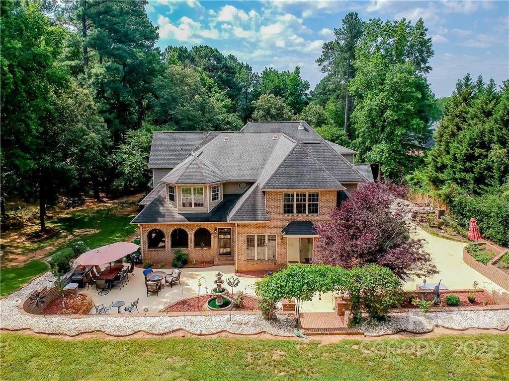 319 Greenbay Road - Photo 1