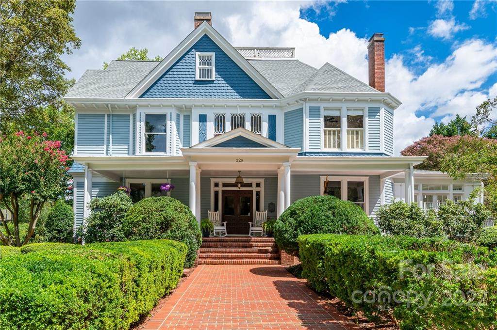 228 Oakhurst Road - Photo 1