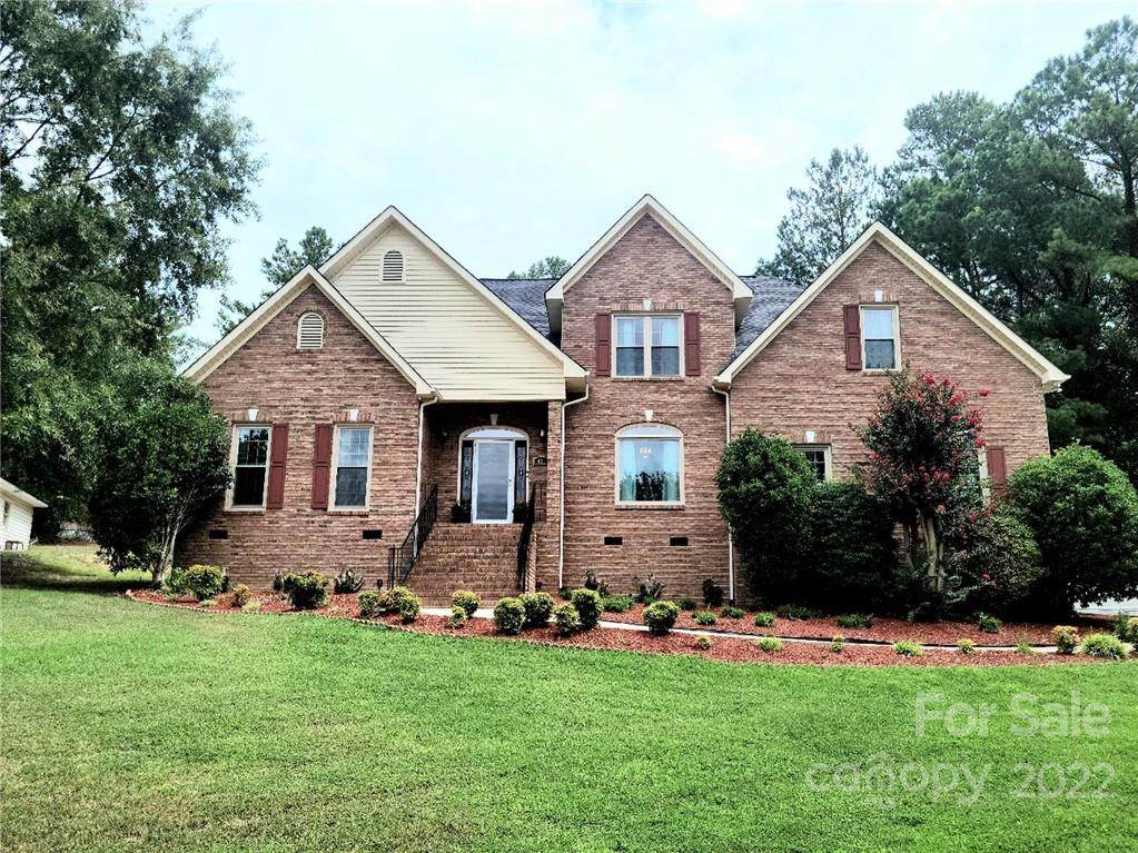 626 Somerset Court - Photo 1