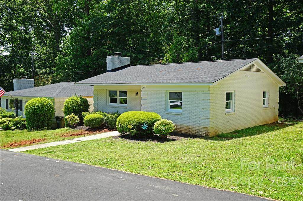 221 Hickory Hill - Photo 1