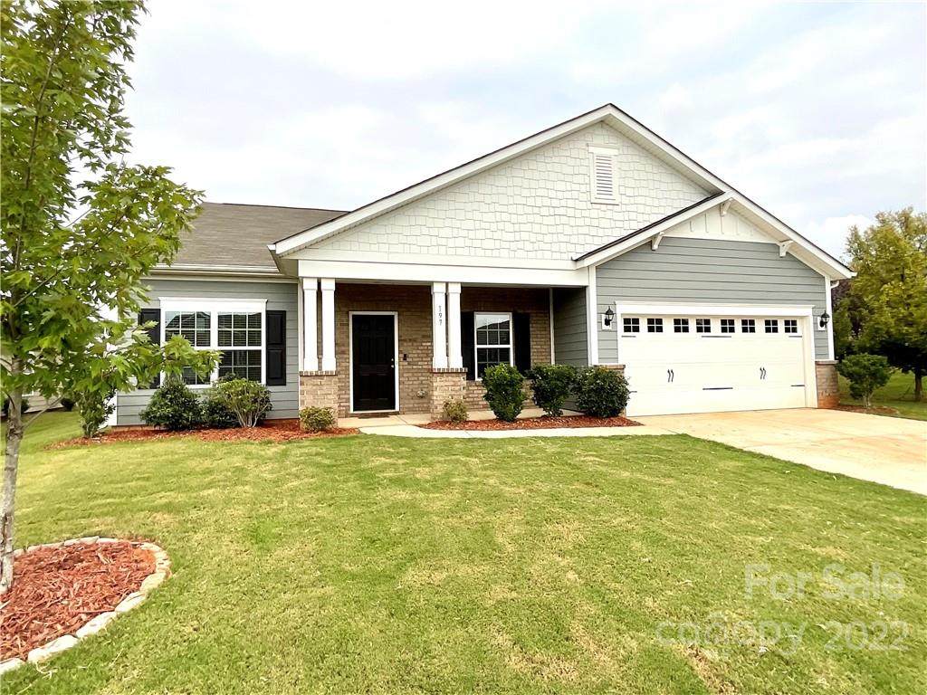 197 Glastonbury Drive - Photo 1
