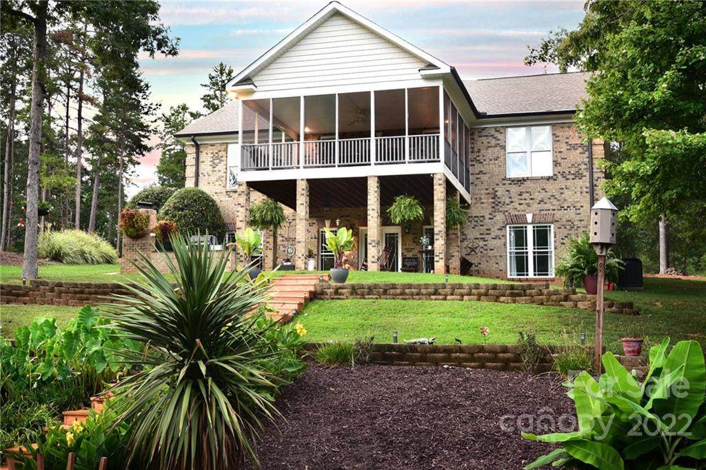 410 Plantation Way - Photo 1